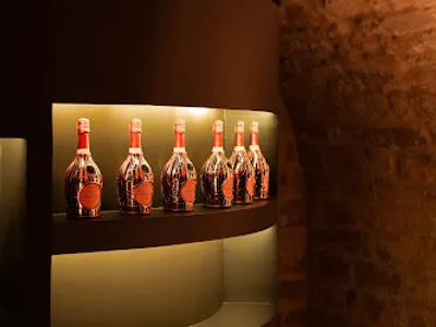 LEQV - Champagnes et Spiritueux Marais — Caviste à Paris