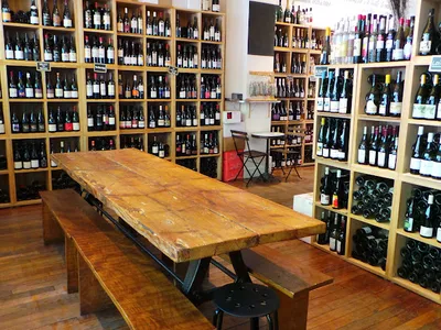 Les Caves de Prague - Cave et Bar à vin — bars à Paris