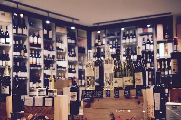 Les Caves Indépendantes, Caviste à Paris — Cabinet