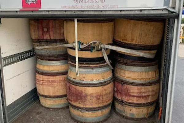 Les Chais Saint-Laurent, Grossiste en vins à Saint-Denis — Cabinet