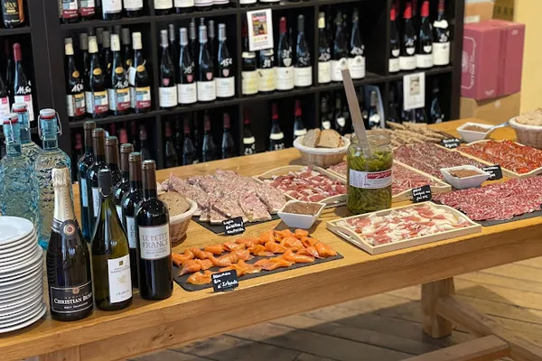 Les Domaines Qui Montent - Ballu, Caviste à Paris — Cabinet