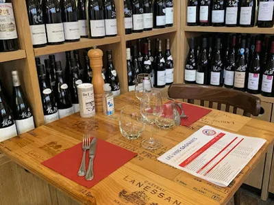 Les Domaines Qui Montent - Cardinet — Magasin de vins et spiritueux à Paris