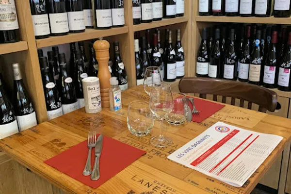 Les Domaines Qui Montent - Cardinet, Magasin de vins et spiritueux à Paris — Cabinet