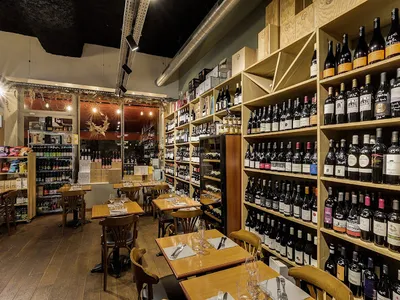 Les Domaines Qui Montent - Caviste - Quartier Montorgueil — Cave à vins à Paris
