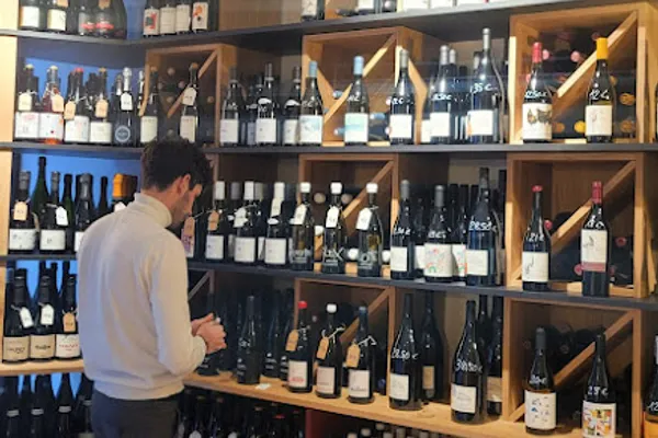 Les Flaconneurs, La Cave, Caviste à Paris — Cabinet