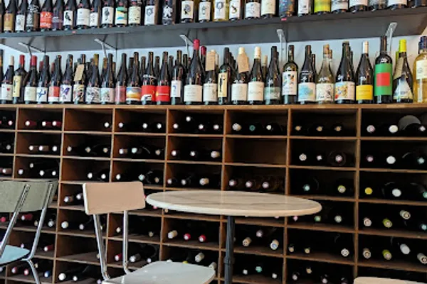 Les jajas de juju, Cave à vins à Paris — Cabinet