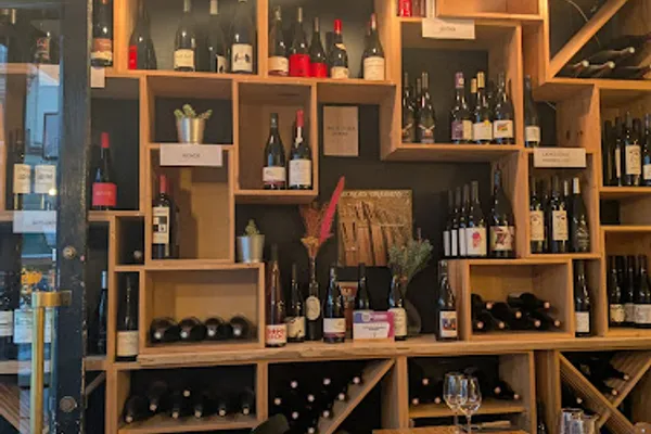 Les P'tits Potes - Bar à vin de copains - Trévise, bars à Paris — Cabinet