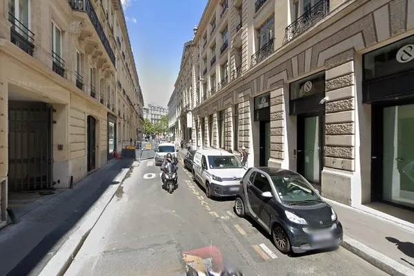 Les Vinissimes De Nicolas, Caviste à Paris — Cabinet