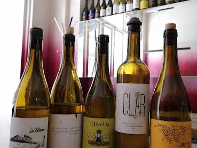 Lolo cave à manger — restaurants à Paris