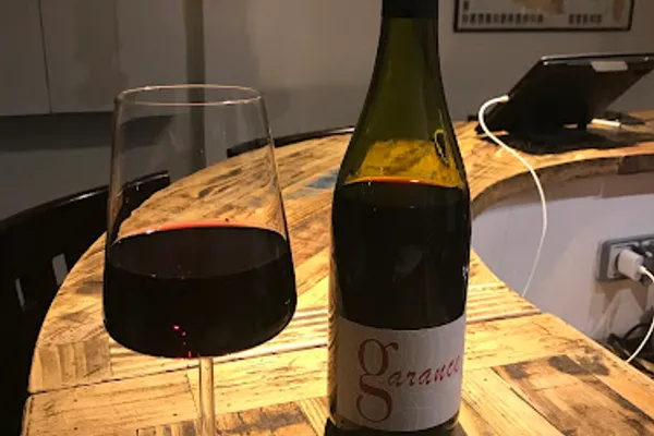 Nem et Vin, restaurants à Paris — Cabinet
