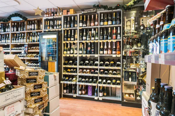 Nicolas Boulevard des Italiens, Caviste à Paris — Cabinet