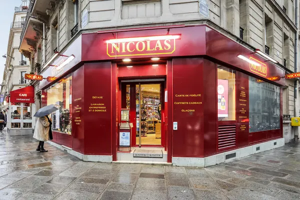 Nicolas Monge, Caviste à Paris — Cabinet