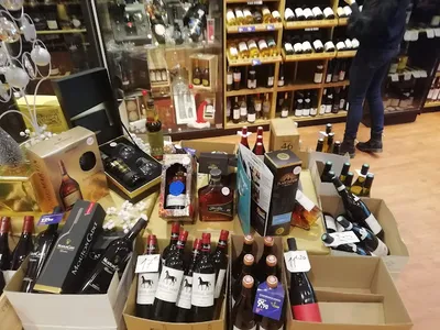 Nicolas Saint Denis Fbg — Négociants à Paris