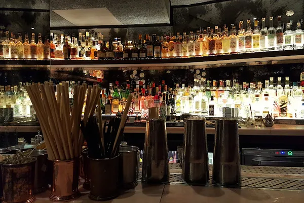 No Entry, bars à Paris — Cabinet