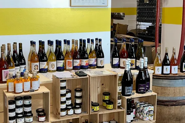 Pif à Papa, Cave à vins à Courbevoie — Cabinet