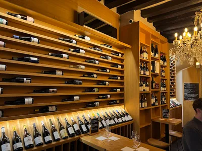 Rouge ou Blanc, caviste & bar à vin — bars à Paris
