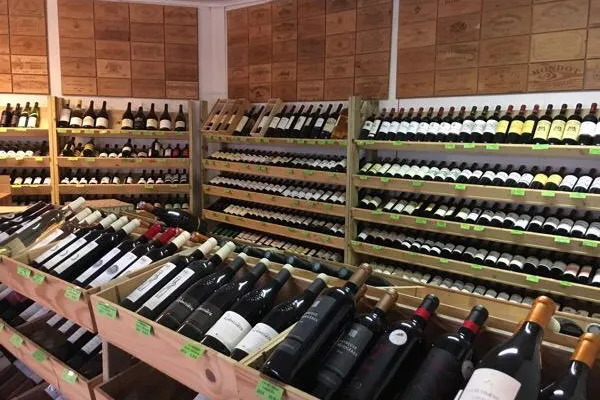 Saveurs Et Millésimes, Caviste à Montrouge — Cabinet