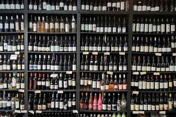 Shop 18, Cave à vins à Paris — Cabinet