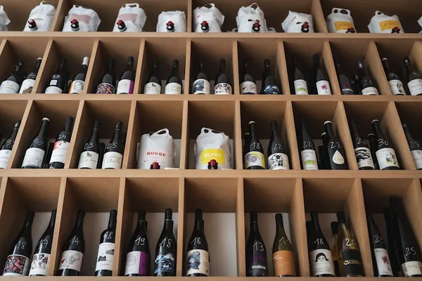 Soif, la Cave à Pigalle, Caviste à Paris — Cabinet