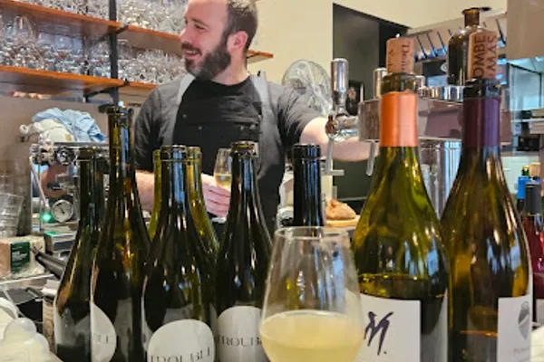 Trouble, bars à Paris — Cabinet