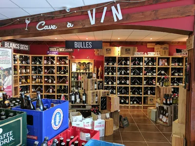 V and B Tours — Magasin de vins et spiritueux à Tours