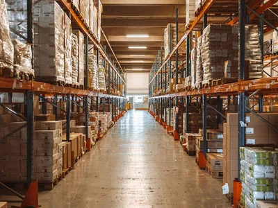 Veolog logistique Pantin — Service logistique, Entrepôt douanier, Société de transport international de marchandises, Service de livraison, Service de transport, Société de transport routier, Entrepôt à Pantin