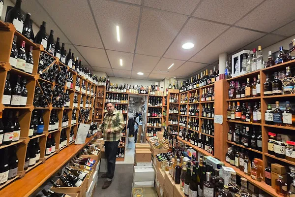 Vins & Saveurs, Caviste à Paris — Cabinet