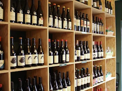 VOLATILES Cave à Vin — Caviste à Paris