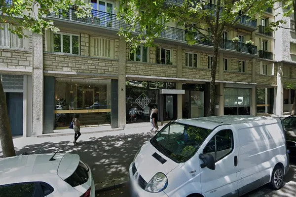 WineSitting, Magasin de vins et spiritueux à Paris — Cabinet